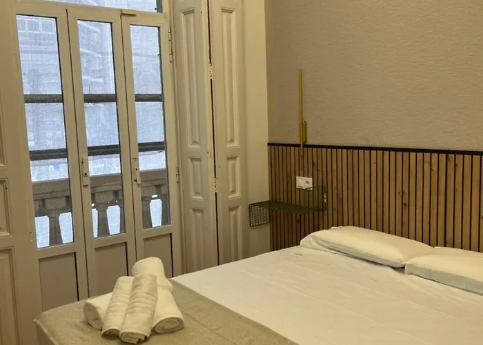 Star Plaza Espana بيت شباب فالنسيا